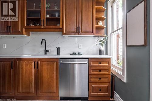 435 Dundurn Street S, Hamilton, ON - Indoor Photo Showing Kitchen