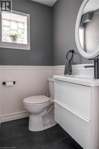 435 Dundurn Street S, Hamilton, ON - Indoor Photo Showing Bathroom