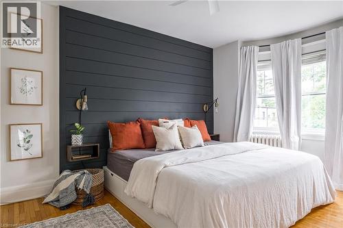 435 Dundurn Street S, Hamilton, ON - Indoor Photo Showing Bedroom
