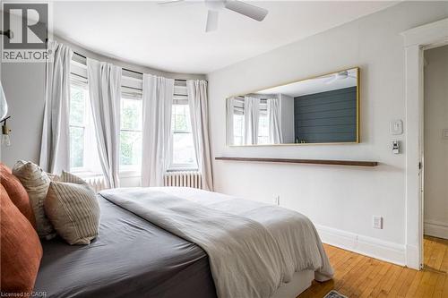 435 Dundurn Street S, Hamilton, ON - Indoor Photo Showing Bedroom