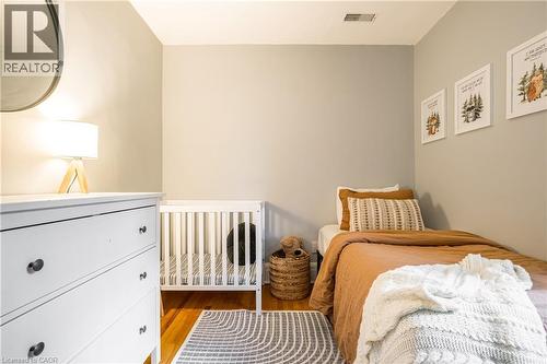 435 Dundurn Street S, Hamilton, ON - Indoor Photo Showing Bedroom
