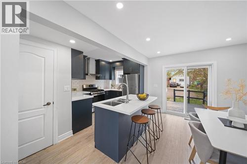 305 Weir Street N, Hamilton, ON - Indoor Photo Showing Kitchen
