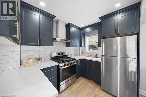 305 Weir Street N, Hamilton, ON - Indoor Photo Showing Kitchen With Upgraded Kitchen