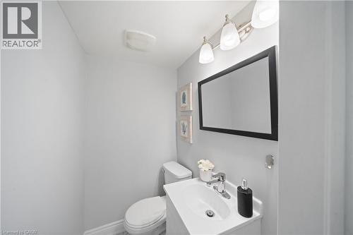 305 Weir Street N, Hamilton, ON - Indoor Photo Showing Bathroom