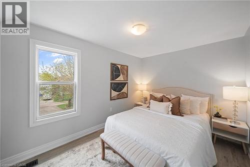 305 Weir Street N, Hamilton, ON - Indoor Photo Showing Bedroom