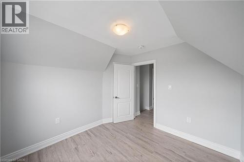 305 Weir Street N, Hamilton, ON - Indoor Photo Showing Other Room