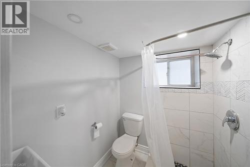 305 Weir Street N, Hamilton, ON - Indoor Photo Showing Bathroom