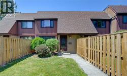 150 KINGSWOOD Drive Unit# B  Kitchener, ON N2E 1S9