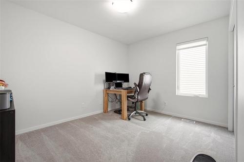 7 George Barone Bay, Winnipeg, MB - Indoor Photo Showing Office