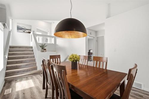 7 George Barone Bay, Winnipeg, MB - Indoor Photo Showing Dining Room