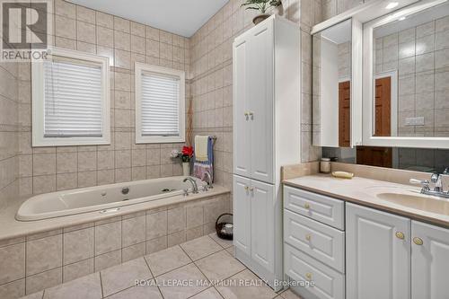 378 Rustic Road, Toronto, ON - Indoor Photo Showing Bathroom