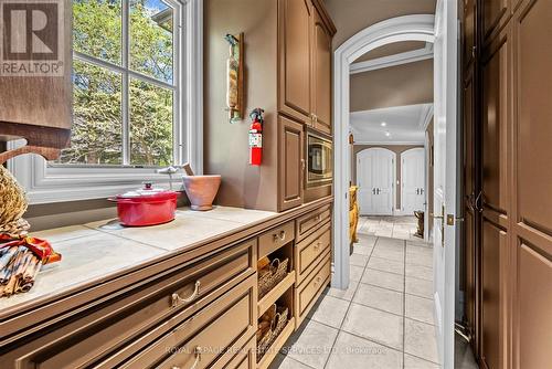 Dedicated Servery Located off the Gourmet Kitchen - 10090 Pineview Trail, Milton, ON - Indoor