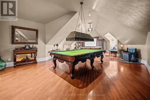 Entertainment Loft w/14' Vaulted Ceiling & Wet Bar - 10090 Pineview Trail, Milton, ON - Indoor Photo Showing Other Room