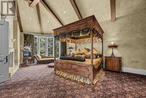 Luxurious Primary Suite with a 14' Vaulted Ceiling - 10090 Pineview Trail, Milton, ON - Indoor