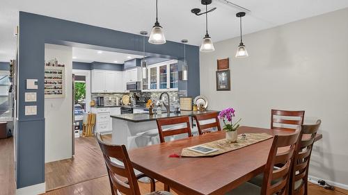 9-3000 Richter Street, Kelowna, BC - Indoor Photo Showing Dining Room