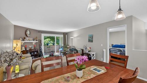 9-3000 Richter Street, Kelowna, BC - Indoor Photo Showing Dining Room