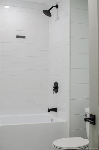 25 Clarendon St, Saint John, NB - Indoor Photo Showing Bathroom
