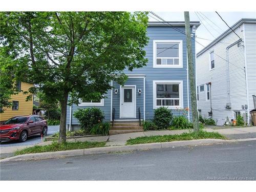 25 Clarendon ST  Saint John, NB E2K 1A3