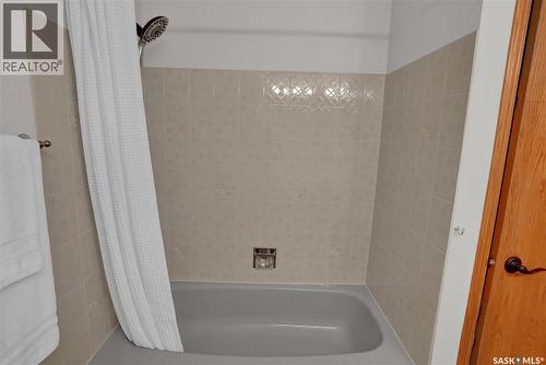 3474 Olive Grove, Regina, SK - Indoor Photo Showing Bathroom