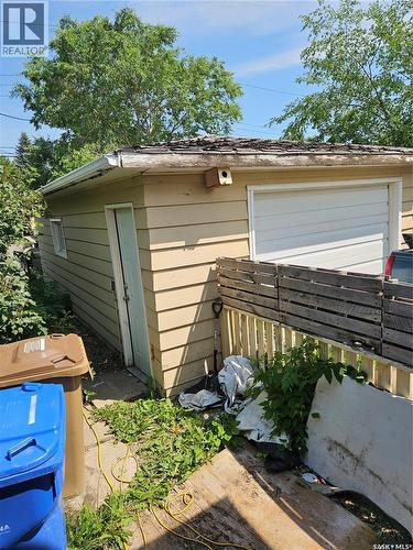 1415 Bond Street, Regina, SK - Outdoor With Exterior