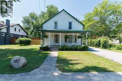 Front View - Deep fully fenced lot - 