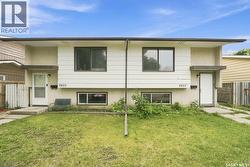 A/B 3933 Centennial DRIVE  Saskatoon, SK S7L 5T3