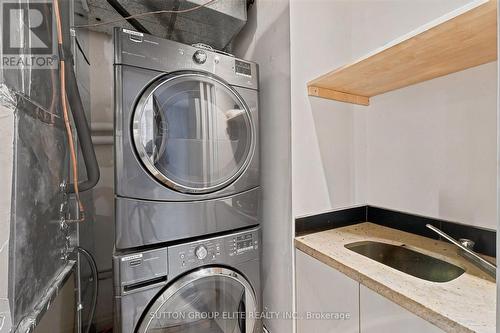 3561 Bertrand Road, Mississauga, ON - Indoor Photo Showing Laundry Room