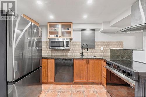 3561 Bertrand Road, Mississauga, ON - Indoor Photo Showing Kitchen