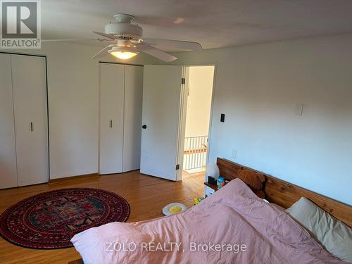 2595 Altadena Court, Mississauga, ON - Indoor Photo Showing Bedroom
