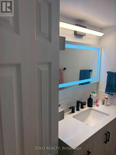 2595 Altadena Court, Mississauga, ON - Indoor Photo Showing Bathroom