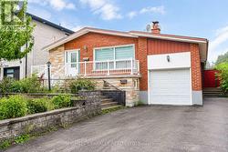1074 MIDLAND AVENUE Toronto, ON M1K 4G9