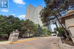 2804 - 3650 KANEFF CRESCENT Mississauga, ON L5A 4A1