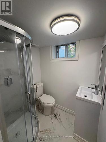25 GARRATT (ROOM) BOULEVARD , Toronto, Ontario M3K 1S8 5