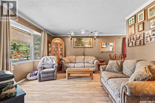 2450 15Th Avenue E, Prince Albert, SK - Indoor Photo Showing Living Room