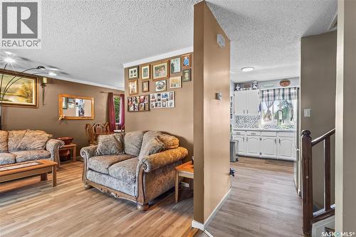 2450 15Th Avenue E, Prince Albert, SK - Indoor Photo Showing Living Room