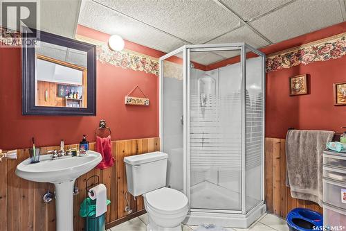 2450 15Th Avenue E, Prince Albert, SK - Indoor Photo Showing Bathroom