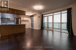LPH04 - 55 ONEIDA CRESCENT Richmond Hill, ON L4B 0E8