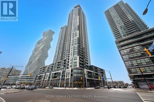 808 - 510 CURRAN PLACE  Mississauga, ON L5B 0J8
