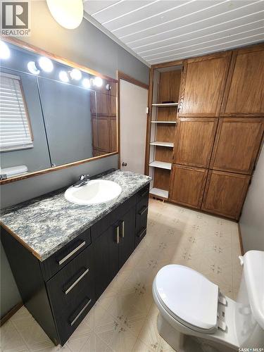 634 2Nd Street, Estevan, SK - Indoor Photo Showing Bathroom