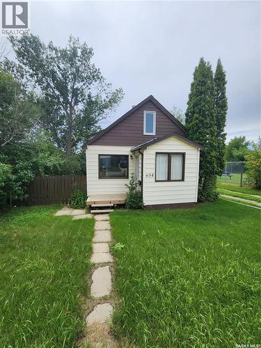 634 2Nd Street, Estevan, SK - Outdoor
