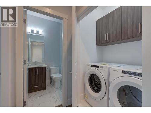 756 Glenwood Avenue Unit# 1, Kelowna, BC - Indoor Photo Showing Laundry Room