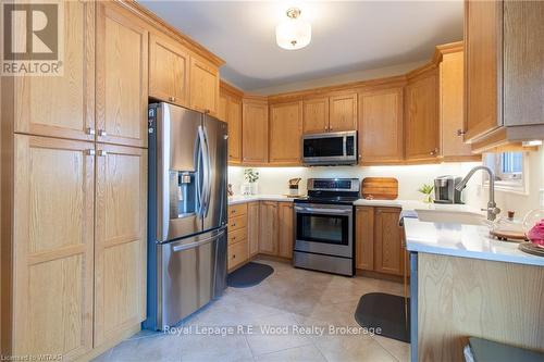 6 Esseltine Drive, Tillsonburg, ON - Indoor Photo Showing Kitchen With Stainless Steel Kitchen