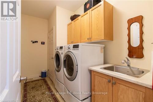 6 Esseltine Drive, Tillsonburg, ON - Indoor Photo Showing Laundry Room