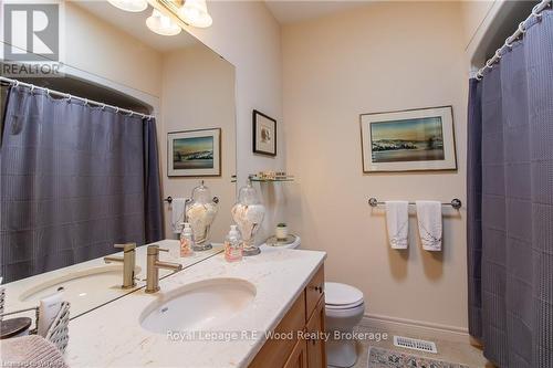6 Esseltine Drive, Tillsonburg, ON - Indoor Photo Showing Bathroom
