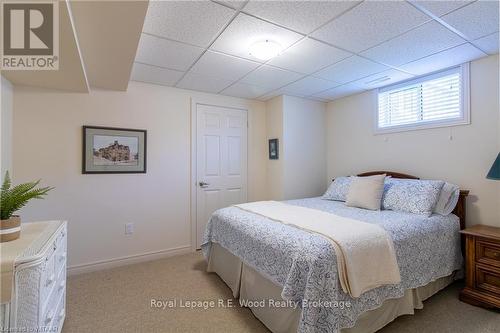 6 Esseltine Drive, Tillsonburg, ON - Indoor Photo Showing Bedroom