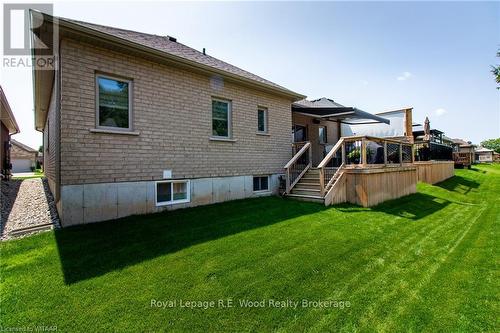 6 Esseltine Drive, Tillsonburg, ON - Outdoor
