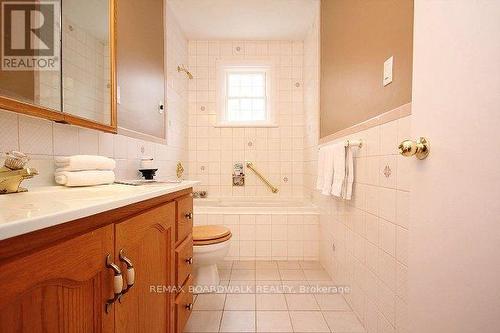 209 Knox Crescent, Ottawa, ON - Indoor Photo Showing Bathroom