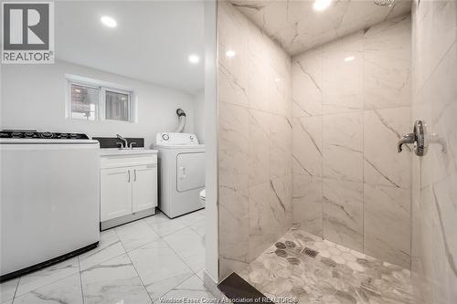 1691 Dougall, Windsor, ON - Indoor Photo Showing Laundry Room