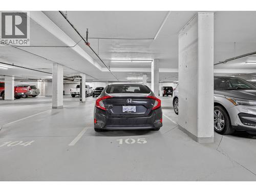 2040 Springfield Road Unit# 1407, Kelowna, BC - Indoor Photo Showing Garage
