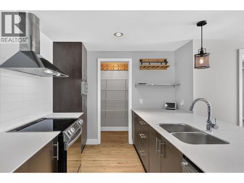2040 Springfield Road Unit# 1407, Kelowna, BC - Indoor Photo Showing Kitchen With Double Sink